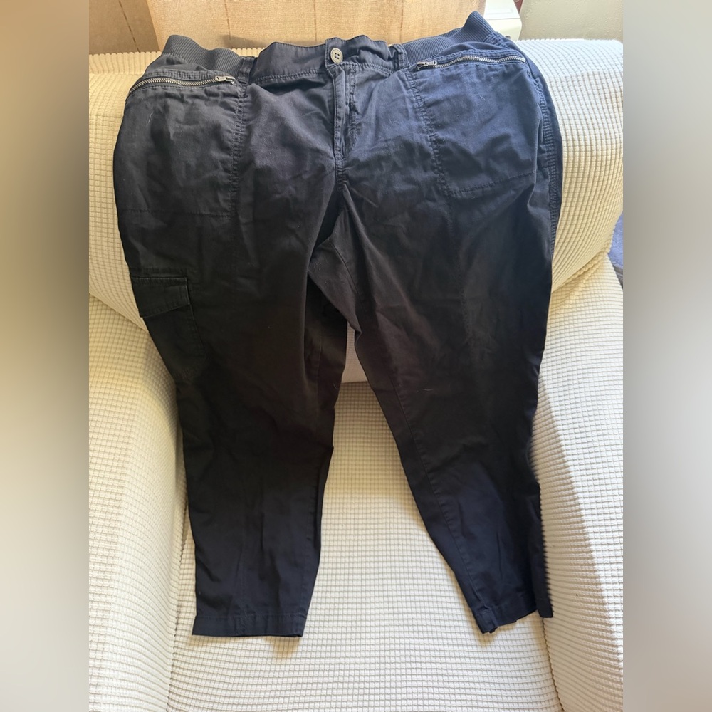 Sonoma Women's Black Capris